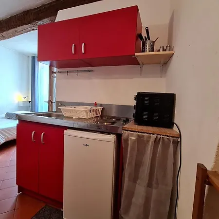 Cosy Studio Ideal For Couple In Perpignan Перпиньан